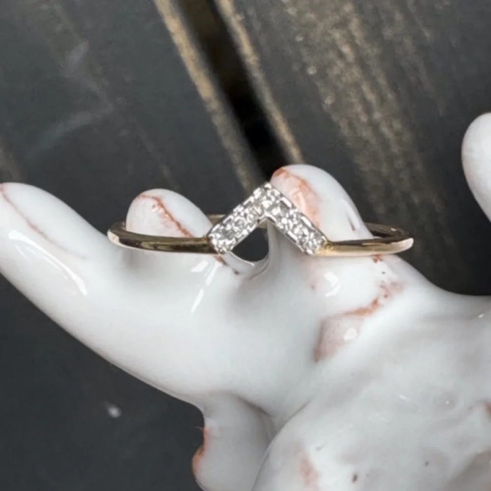 14KYG Princess Cut Diamond V Ring